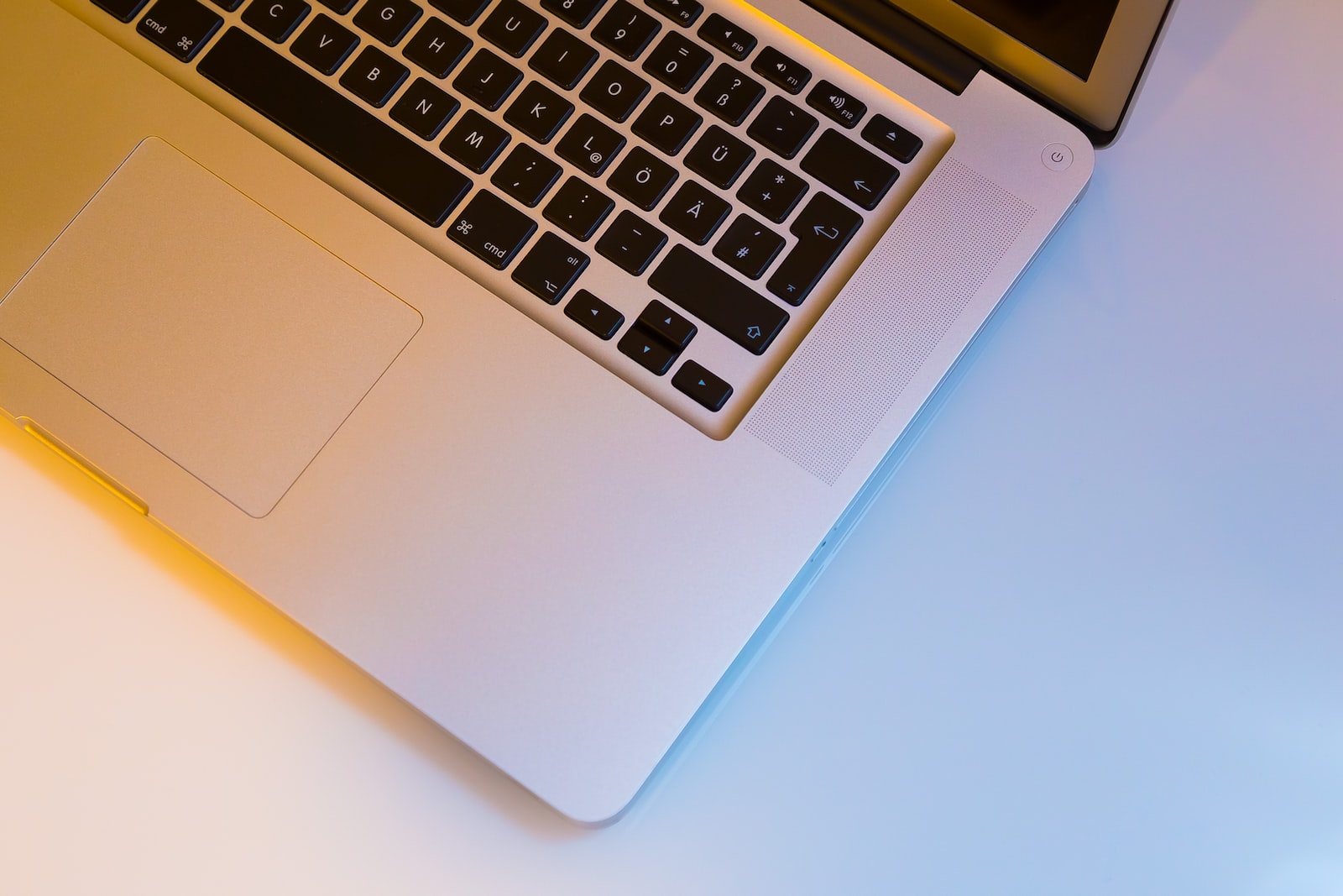 Часть корпуса ноутбука MacBook Air