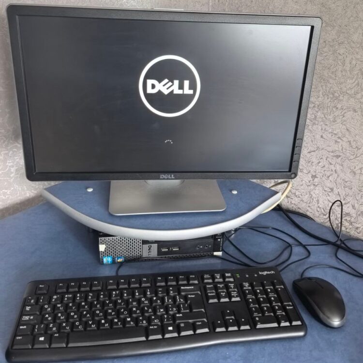 Компьютер Dell начальный экран